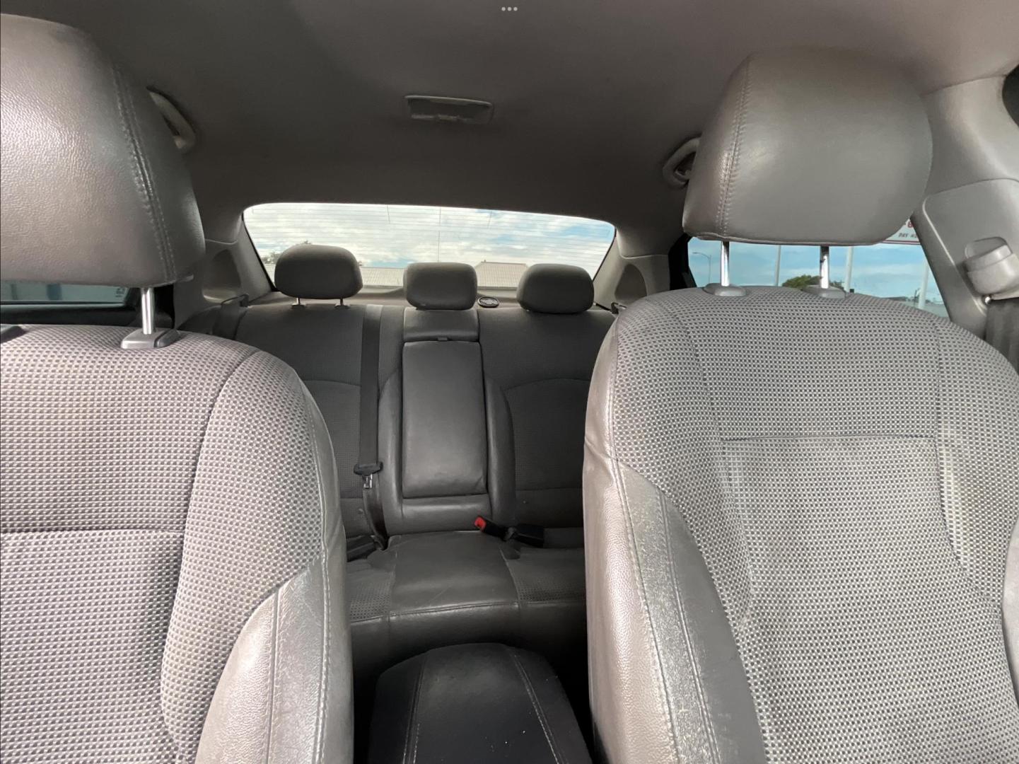 2013 GRAY Hyundai Sonata Limited Auto (5NPEC4AC4DH) with an 2.4L L4 DOHC 16V engine, 6-Speed Automatic transmission, located at 821 N. Prince Street, Clovis, NM, 88101, (575) 762-8852, 34.406643, -103.195999 - Photo#8