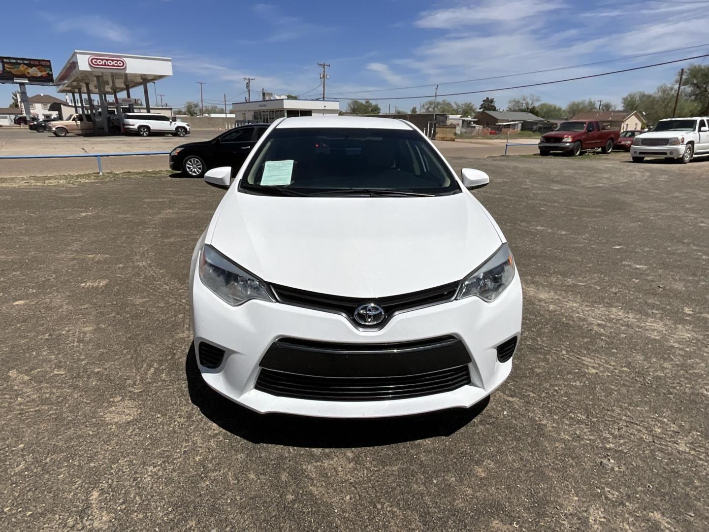 2015 WHITE Toyota Corolla L 4-Speed AT (5YFBURHE5FP) with an 1.8L L4 DOHC 16V engine, 4-Speed Automatic transmission, located at 821 N. Prince Street, Clovis, NM, 88101, (575) 762-8852, 34.406643, -103.195999 - Photo#3