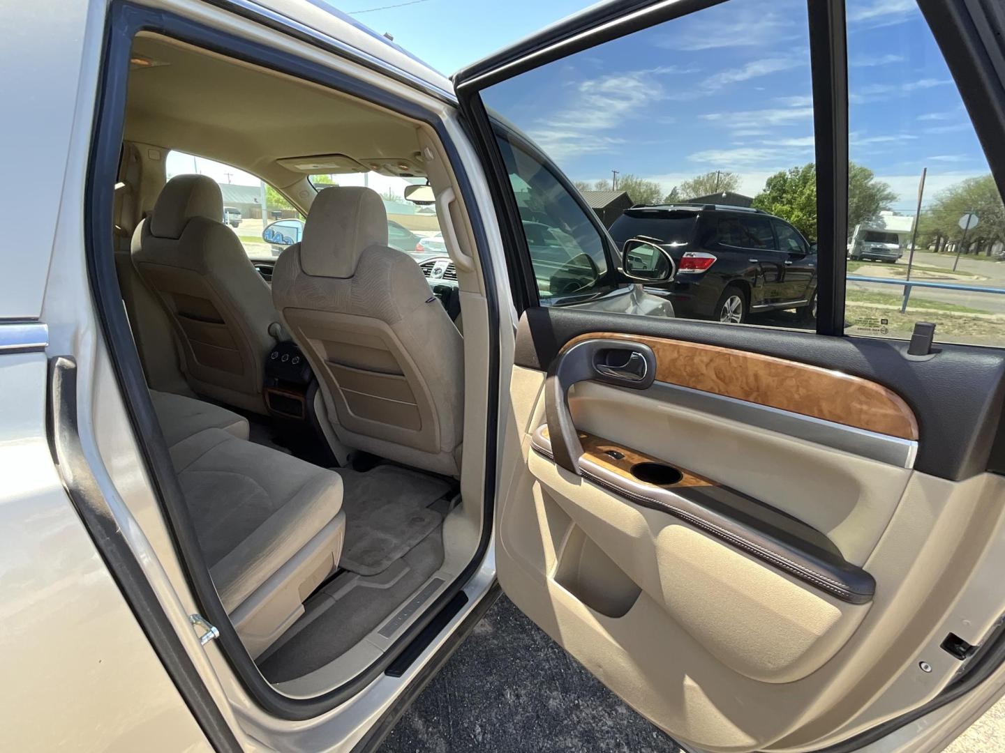 2008 Tan Buick Enclave CX FWD (5GAER13758J) with an 3.6L V6 DOHC 24V engine, 6-Speed Automatic Overdrive transmission, located at 821 N. Prince Street, Clovis, NM, 88101, (575) 762-8852, 34.406643, -103.195999 - Photo#3