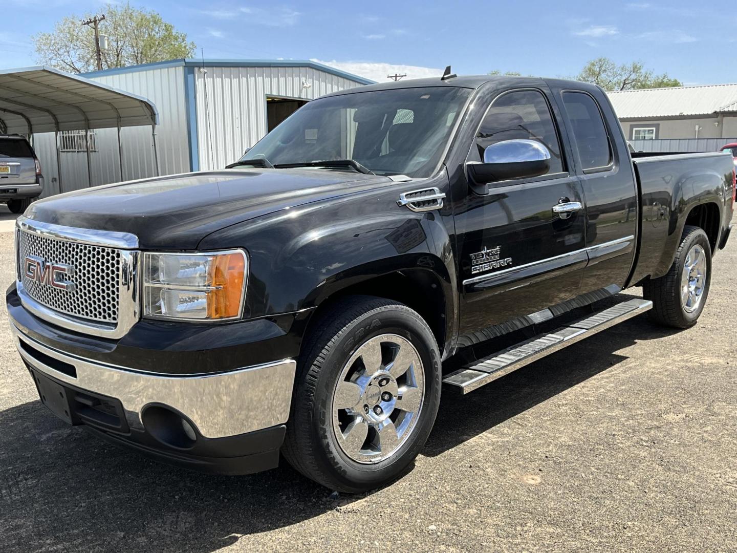 2009 Black GMC Sierra 1500 SLE1 Ext. Cab Long Box 2WD (1GTEC29019Z) with an 5.3L V8 OHV 16V FFV engine, 4-Speed Automatic transmission, located at 821 N. Prince Street, Clovis, NM, 88101, (575) 762-8852, 34.406643, -103.195999 - Photo#4