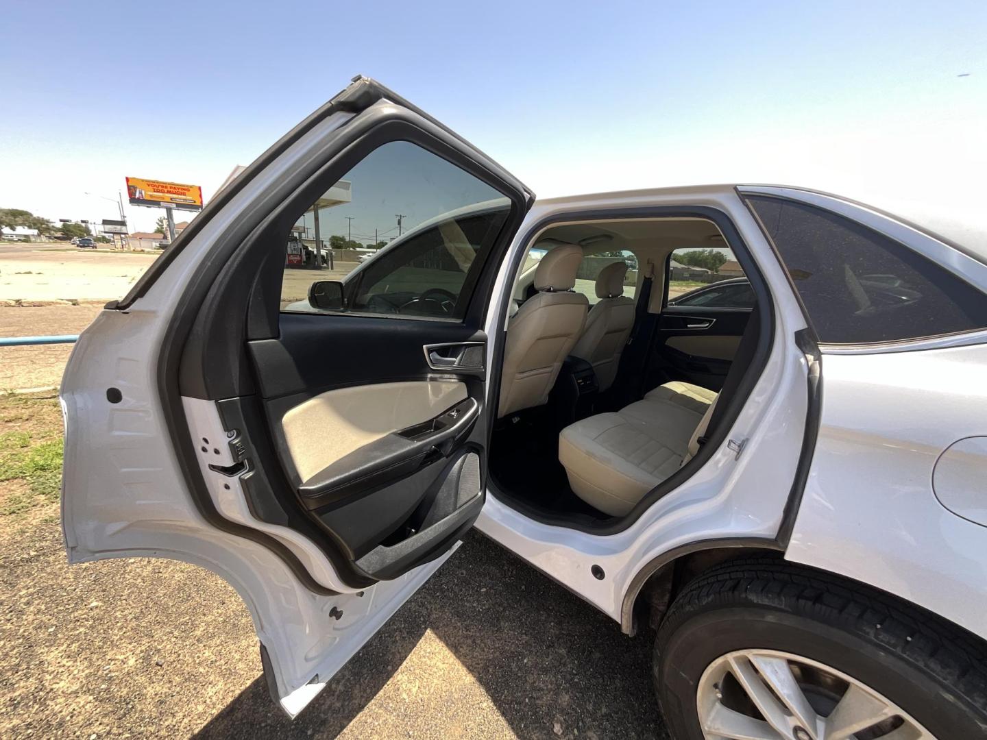 2016 WHITE Ford Edge SEL AWD (2FMPK4J95GB) with an 2.0L L4 DOHC 16V engine, 6A transmission, located at 821 N. Prince Street, Clovis, NM, 88101, (575) 762-8852, 34.406643, -103.195999 - Photo#6