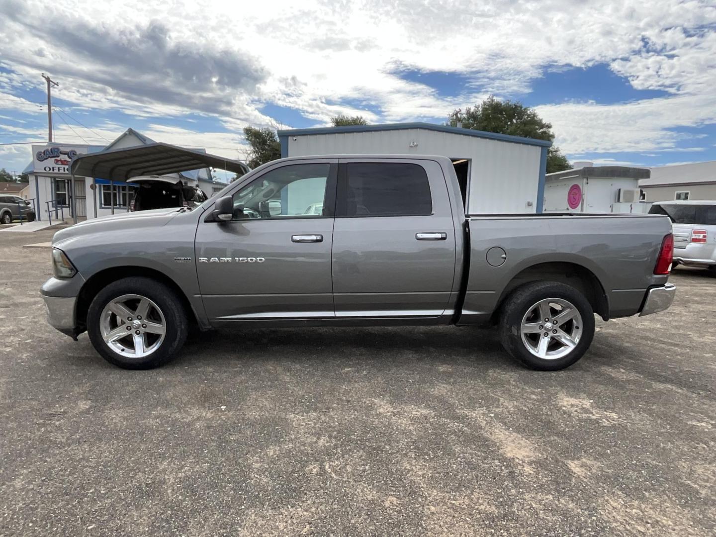 2011 Dodge Ram 1500 SLT Crew Cab 2WD (1D7RB1CT8BS) with an 5.7L V8 OHV 16V engine, 5-Speed Automatic transmission, located at 821 N. Prince Street, Clovis, NM, 88101, (575) 762-8852, 34.406643, -103.195999 - Photo#1