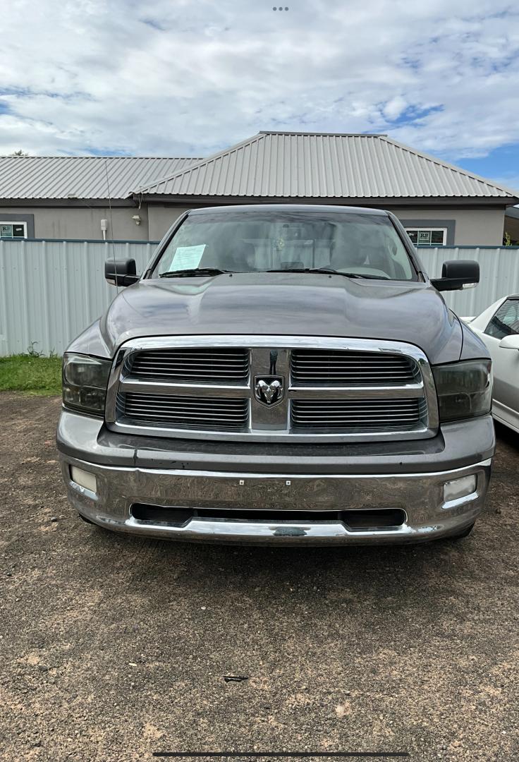2011 Dodge Ram 1500 SLT Crew Cab 2WD (1D7RB1CT8BS) with an 5.7L V8 OHV 16V engine, 5-Speed Automatic transmission, located at 821 N. Prince Street, Clovis, NM, 88101, (575) 762-8852, 34.406643, -103.195999 - Photo#2