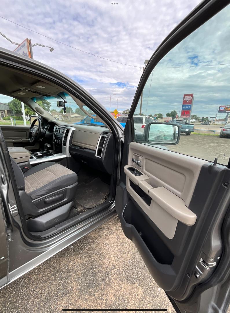 2011 Dodge Ram 1500 SLT Crew Cab 2WD (1D7RB1CT8BS) with an 5.7L V8 OHV 16V engine, 5-Speed Automatic transmission, located at 821 N. Prince Street, Clovis, NM, 88101, (575) 762-8852, 34.406643, -103.195999 - Photo#6