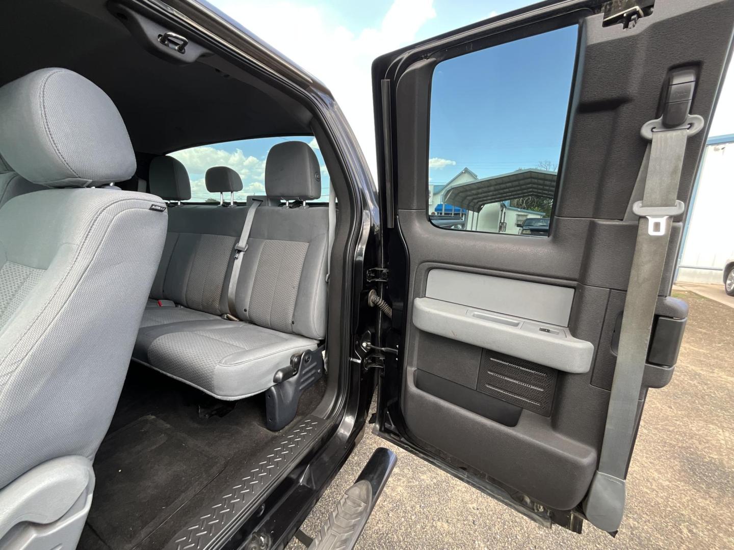 2013 Black Ford F-150 Lariat SuperCab 6.5-ft. Bed 4WD (1FTFX1EF5DK) with an 5.0L V8 engine, 6-Speed Automatic transmission, located at 821 N. Prince Street, Clovis, NM, 88101, (575) 762-8852, 34.406643, -103.195999 - Photo#7