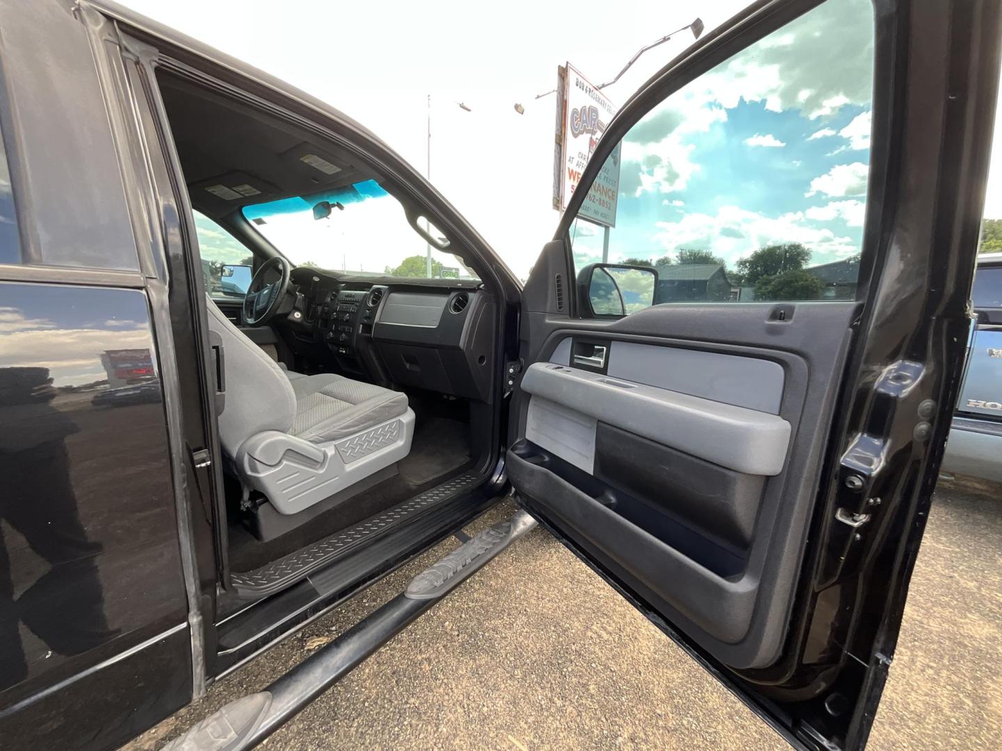 2013 Black Ford F-150 Lariat SuperCab 6.5-ft. Bed 4WD (1FTFX1EF5DK) with an 5.0L V8 engine, 6-Speed Automatic transmission, located at 821 N. Prince Street, Clovis, NM, 88101, (575) 762-8852, 34.406643, -103.195999 - Photo#6