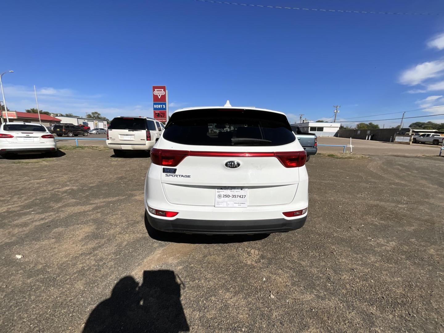 2017 WHITE Kia Sportage LX AWD (KNDPMCAC4H7) with an 2.4L V6 DOHC 24V engine, 6A transmission, located at 821 N. Prince Street, Clovis, NM, 88101, (575) 762-8852, 34.406643, -103.195999 - Photo#3