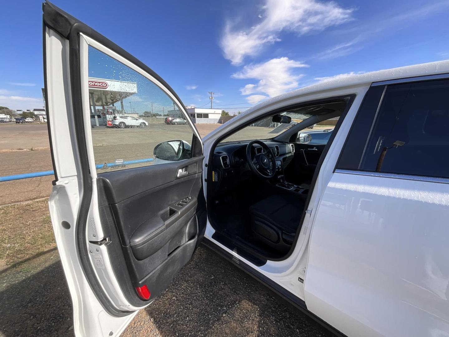 2017 WHITE Kia Sportage LX AWD (KNDPMCAC4H7) with an 2.4L V6 DOHC 24V engine, 6A transmission, located at 821 N. Prince Street, Clovis, NM, 88101, (575) 762-8852, 34.406643, -103.195999 - Photo#9