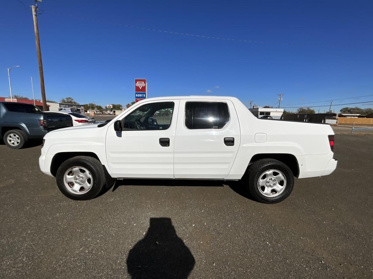 2008 WHITE Honda Ridgeline RT (2HJYK16298H) with an 3.5L V6 SOHC 24V engine, 5-Speed Automatic transmission, located at 821 N. Prince Street, Clovis, NM, 88101, (575) 762-8852, 34.406643, -103.195999 - Photo#0