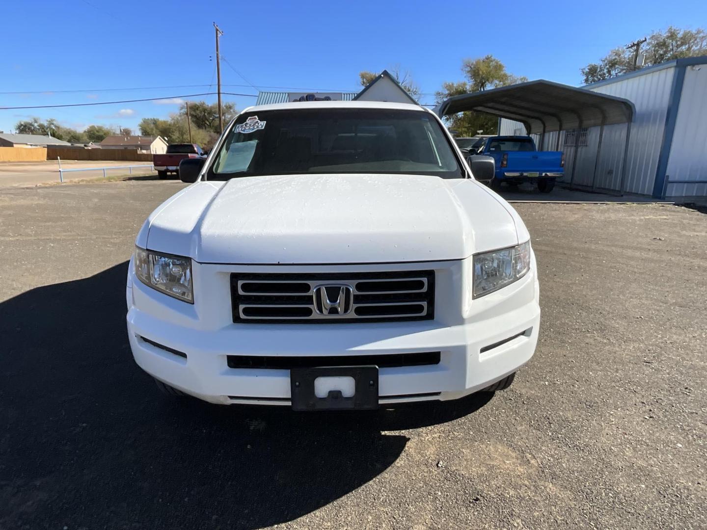 2008 WHITE Honda Ridgeline RT (2HJYK16298H) with an 3.5L V6 SOHC 24V engine, 5-Speed Automatic transmission, located at 821 N. Prince Street, Clovis, NM, 88101, (575) 762-8852, 34.406643, -103.195999 - Photo#3