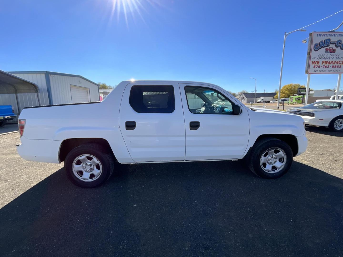 2008 WHITE Honda Ridgeline RT (2HJYK16298H) with an 3.5L V6 SOHC 24V engine, 5-Speed Automatic transmission, located at 821 N. Prince Street, Clovis, NM, 88101, (575) 762-8852, 34.406643, -103.195999 - Photo#2