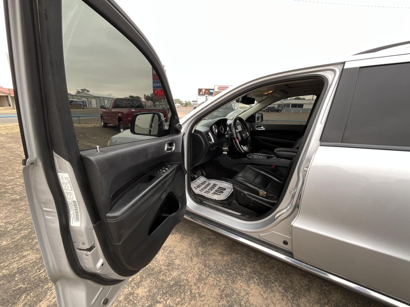 2011 Silver Dodge Durango Citadel 2WD (1D4SD5GT1BC) with an 5.7L V8 OHV 16V engine, located at 821 N. Prince Street, Clovis, NM, 88101, (575) 762-8852, 34.406643, -103.195999 - Photo#8