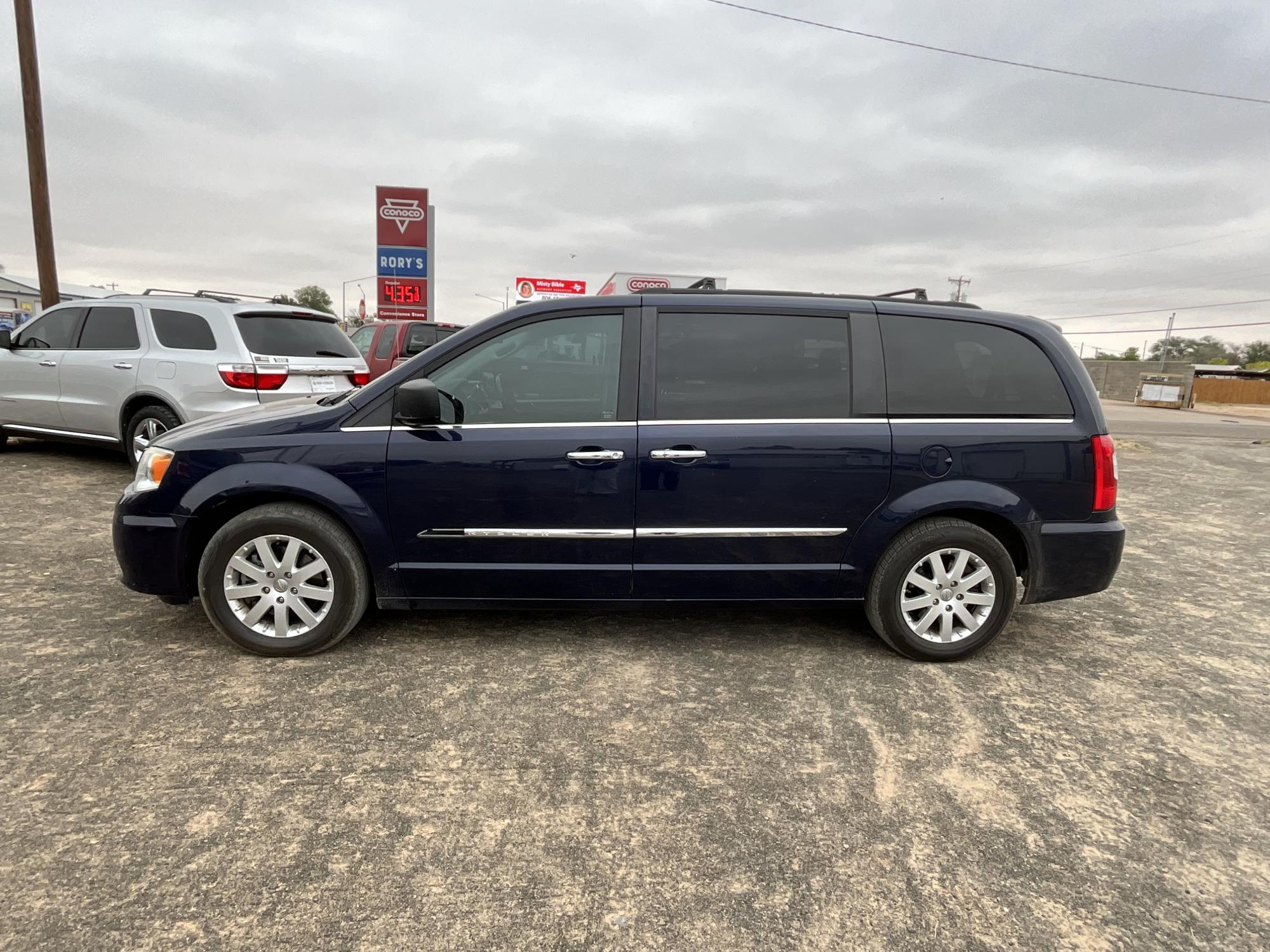 photo of 2015 Chrysler Town & Country Touring