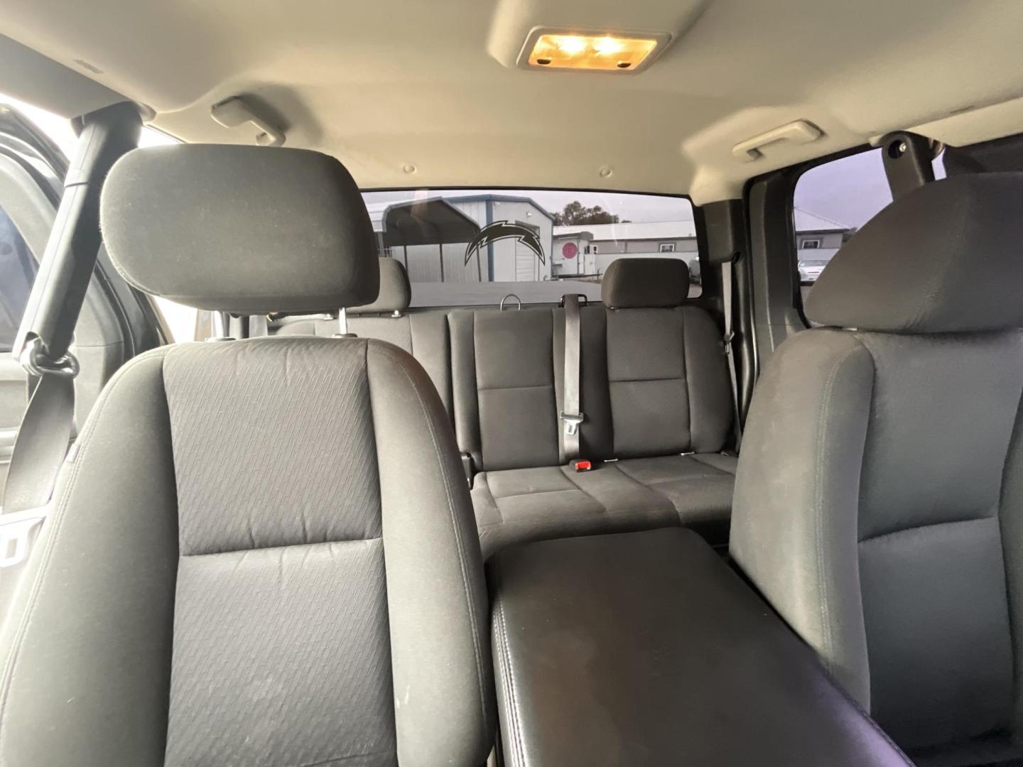 2010 Black GMC Sierra 1500 SLE Ext. Cab 2WD (1GTSCVE05AZ) with an 5.3L V8 OHV 16V FFV engine, 4-Speed Automatic transmission, located at 821 N. Prince Street, Clovis, NM, 88101, (575) 762-8852, 34.406643, -103.195999 - Photo#6