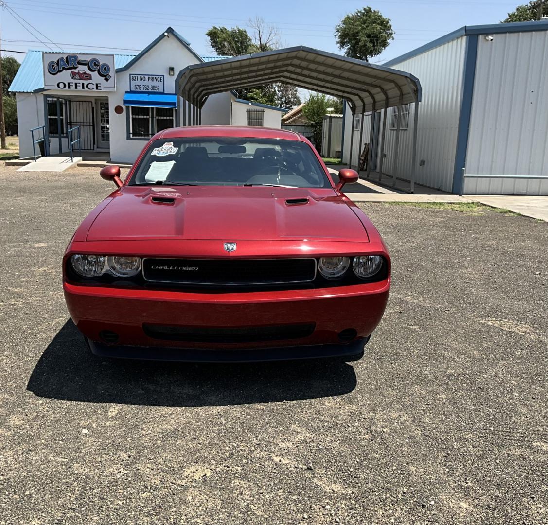 2010 Red Dodge Challenger SE (2B3CJ4DVXAH) with an 3.5L V6 SOHC 24V engine, 4A transmission, located at 821 N. Prince Street, Clovis, NM, 88101, (575) 762-8852, 34.406643, -103.195999- Photo#2