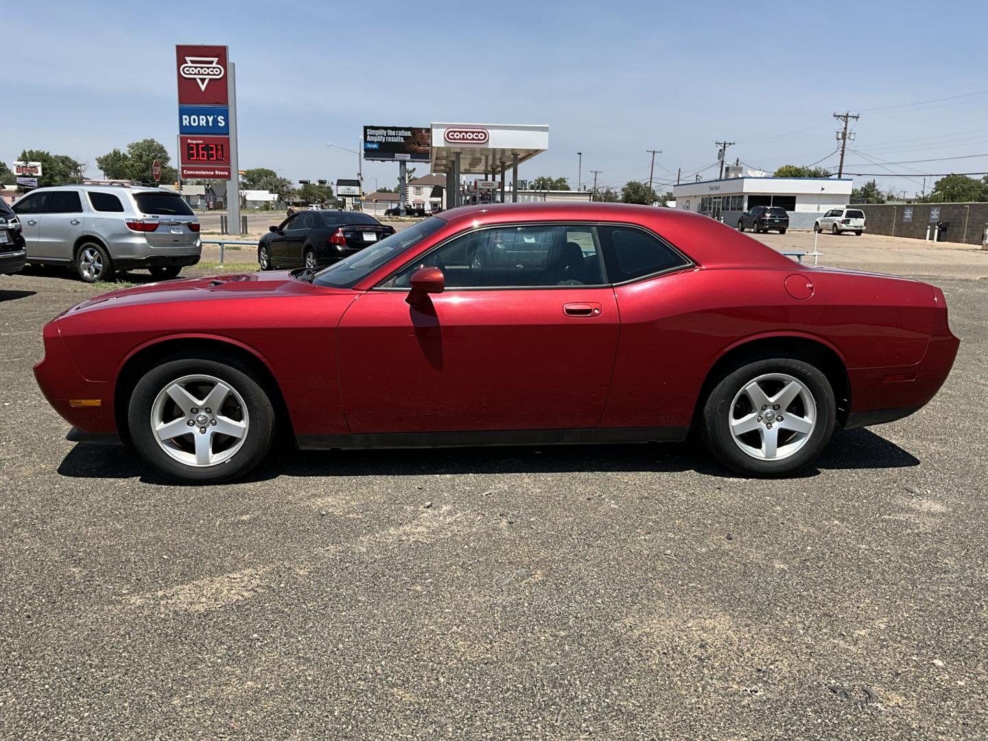 2010 Red Dodge Challenger SE (2B3CJ4DVXAH) with an 3.5L V6 SOHC 24V engine, 4A transmission, located at 821 N. Prince Street, Clovis, NM, 88101, (575) 762-8852, 34.406643, -103.195999- Photo#3
