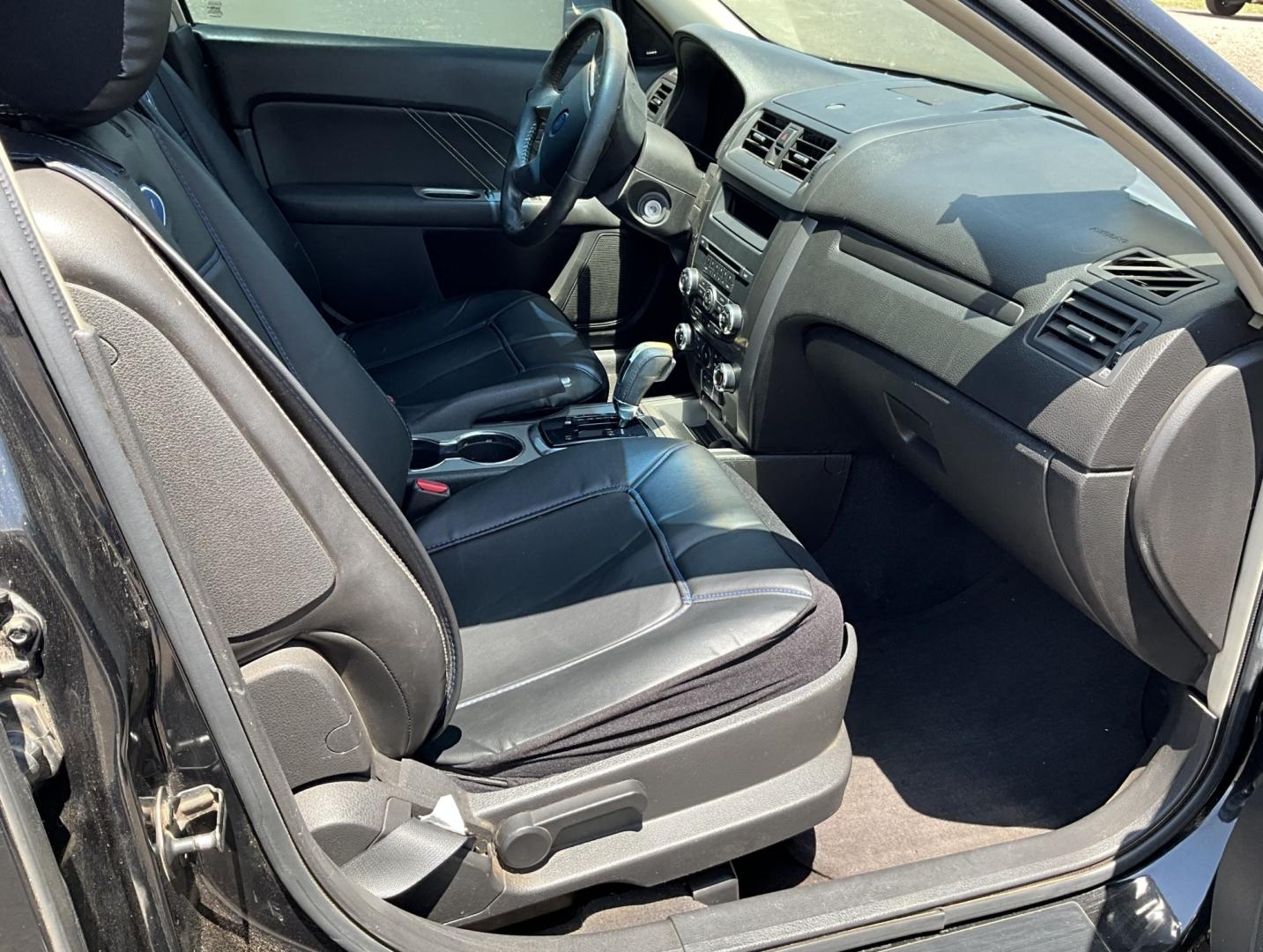 2010 Black Ford Fusion V6 Sport FWD (3FAHP0KC2AR) with an 3.5L V6 DOHC 24V engine, located at 821 N. Prince Street, Clovis, NM, 88101, (575) 762-8852, 34.406643, -103.195999- Photo#4