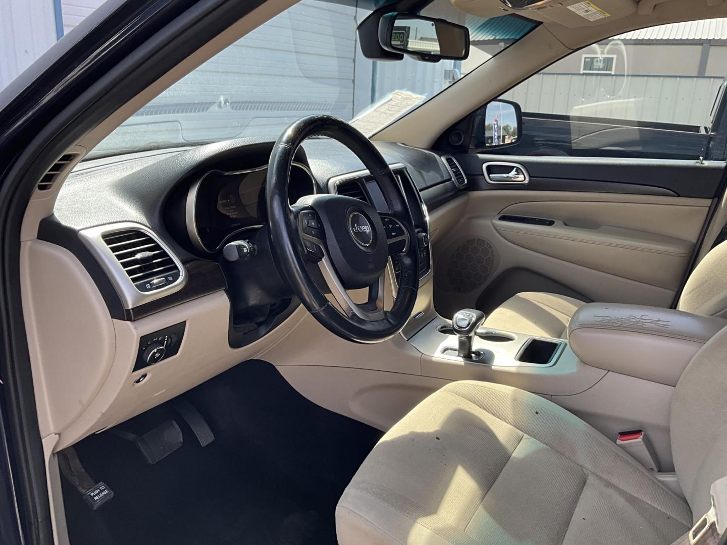 2014 Blue Jeep Grand Cherokee Laredo 2WD (1C4RJEAG3EC) with an 3.6L V6 DOHC 24V engine, 5-Speed Automatic transmission, located at 821 N. Prince Street, Clovis, NM, 88101, (575) 762-8852, 34.406643, -103.195999- Photo#0
