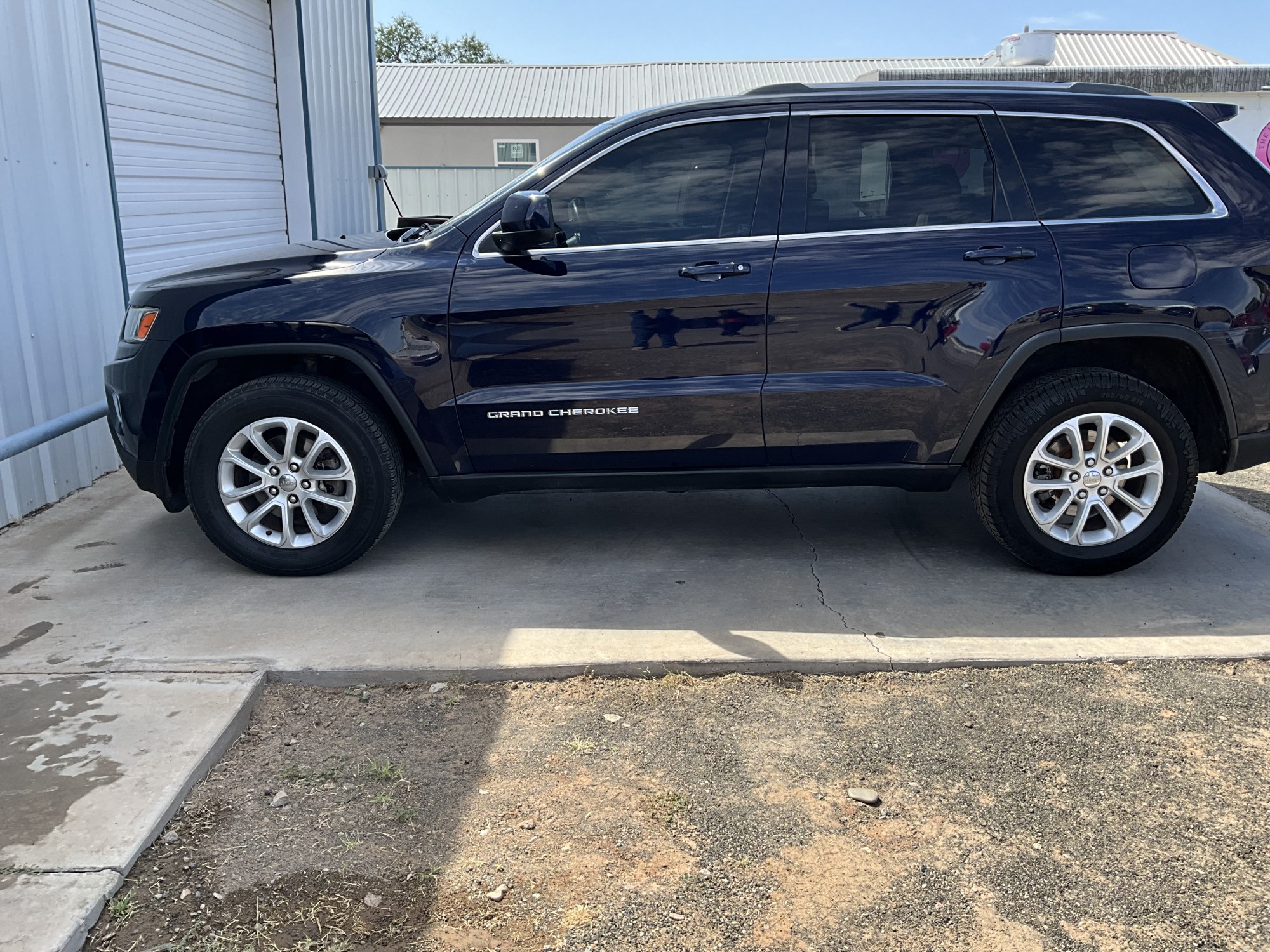 photo of 2014 Jeep Grand Cherokee Laredo 2WD