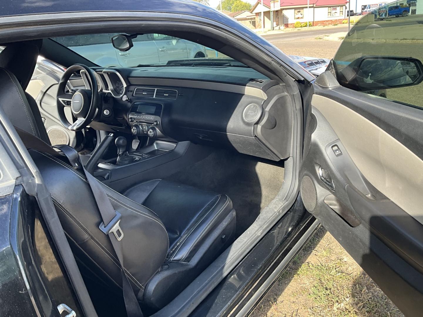 2010 Chevrolet Camaro LS Coupe (2G1FE1EV2A9) with an 3.6L V6 DOHC 24V engine, 6M transmission, located at 821 N. Prince Street, Clovis, NM, 88101, (575) 762-8852, 34.406643, -103.195999- Photo#4